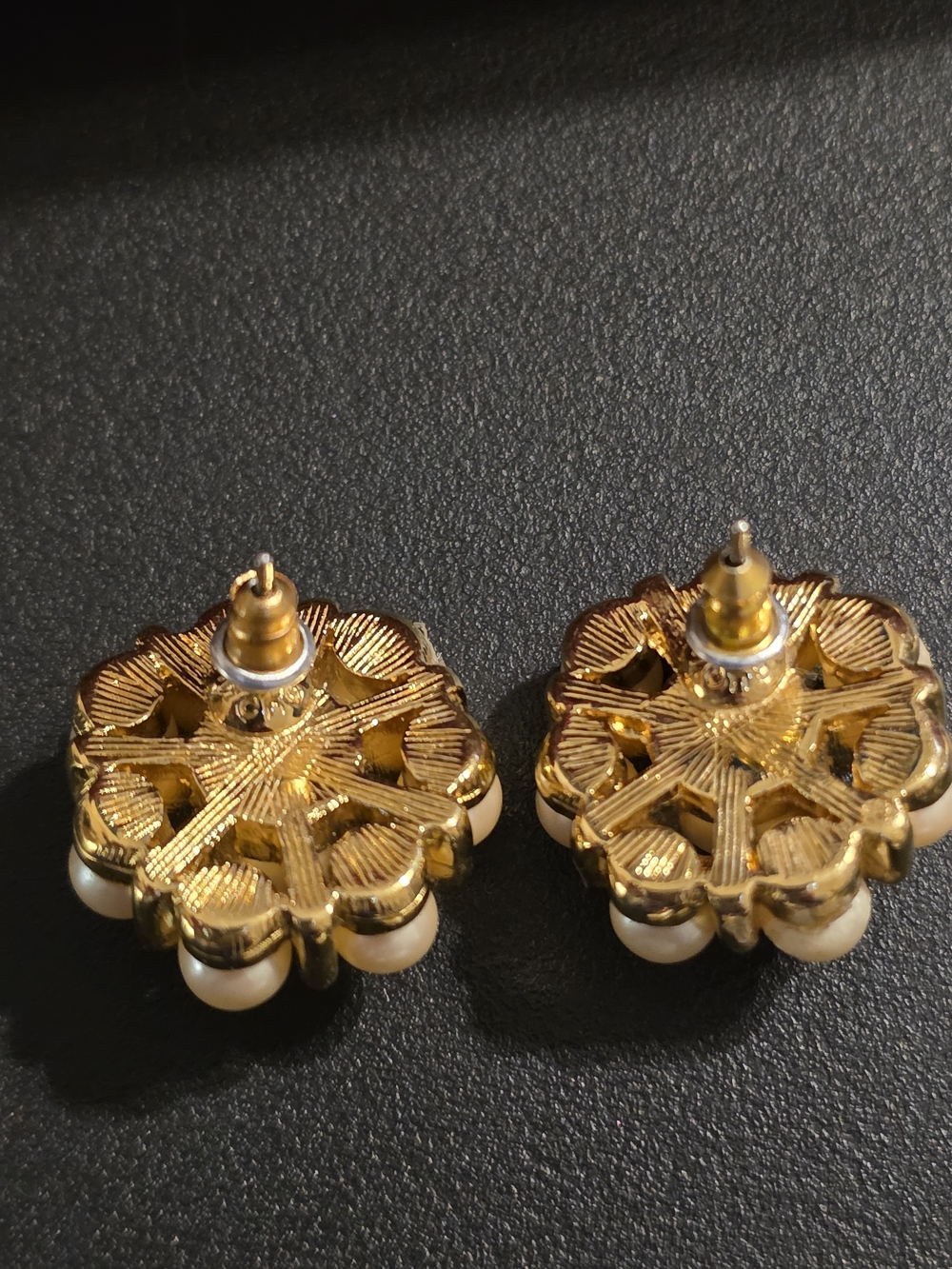 Vintage Pearl Earring Trio in White and Gold - Picture 4 of 8